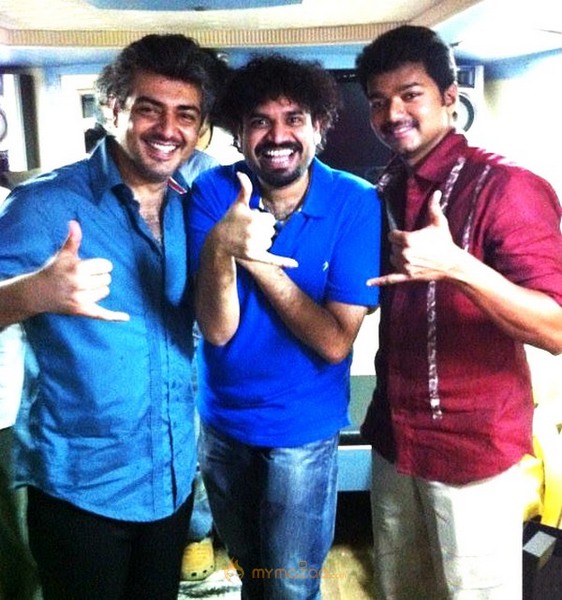 Vijay With Ajith’ At Mangatha On Location Stills 