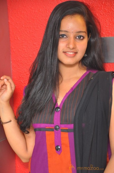 Vizha Tamil Movie Photos