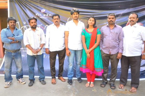 Yan Kadhal Puthithu Movie Interview Stills