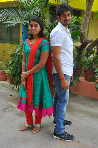 Yan Kadhal Puthithu Movie Interview Stills