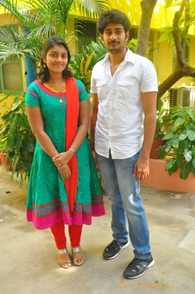 Yan Kadhal Puthithu Movie Interview Stills