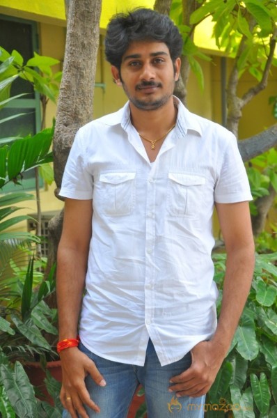 Yan Kadhal Puthithu Movie Interview Stills