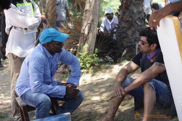 10 Endrathukulla Tamil Movie Working Stills