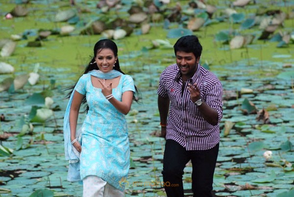 Aayiram Vilakku Movie Stills