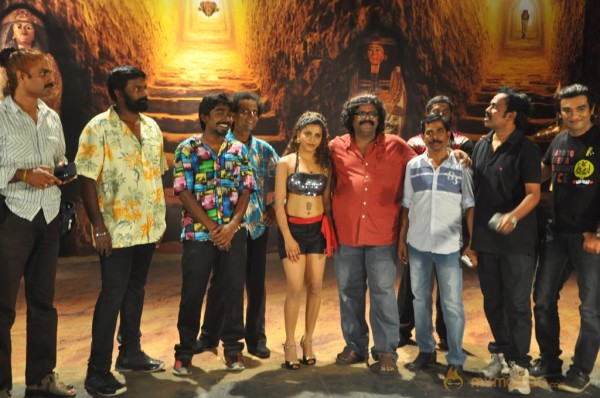 Appavi Katteri Movie Onlocation Stills 