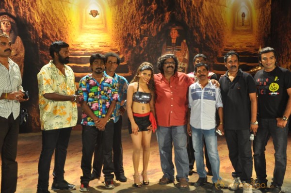 Appavi Katteri Movie Onlocation Stills 