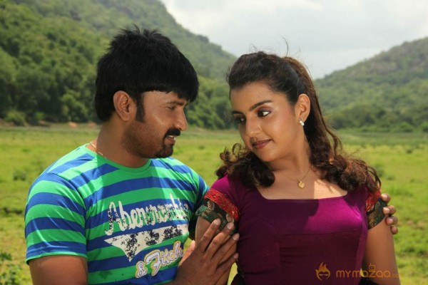 Bhuvanak Kadu Movie Stills 