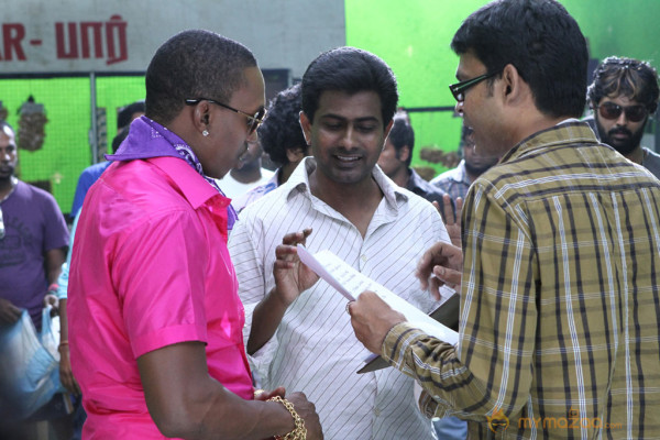 Cricketer Dwayne Bravo At Ula Movie Onlocation Stills 