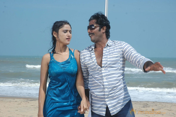 En Oviya Movie Stills 