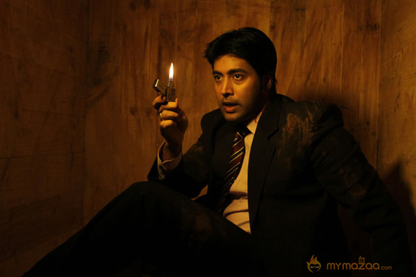 En Uyir En Kaiyil Movie Stills & Wallpapers 