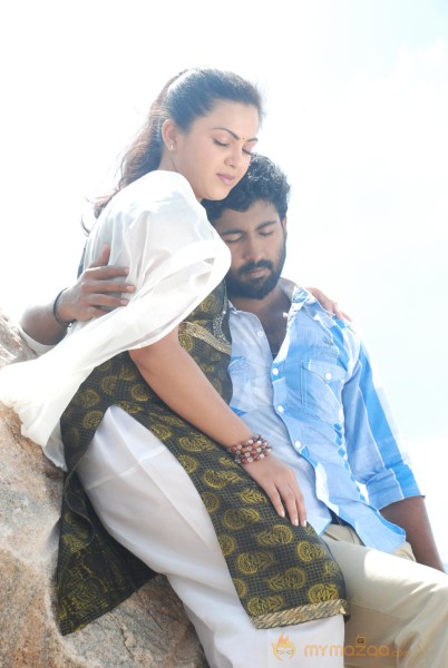 Endrume Aandham Movie Stills 