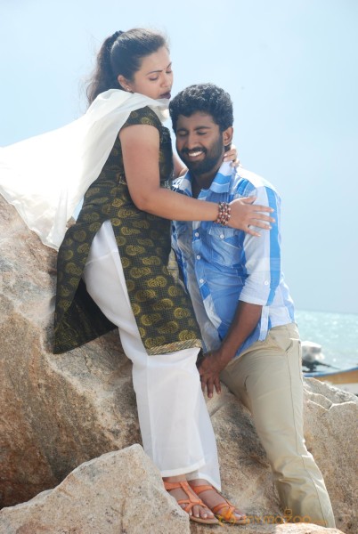 Endrume Aandham Movie Stills 