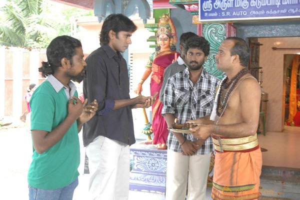 Endrume Aandham Movie Stills 