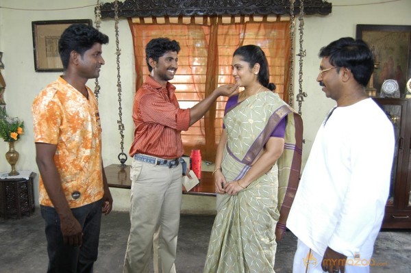 Endrume Aandham Movie Stills 