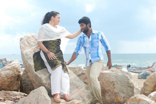 Endrume Aandham Movie Stills 