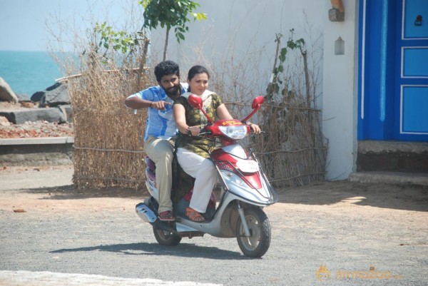 Endrume Aandham Movie Stills 