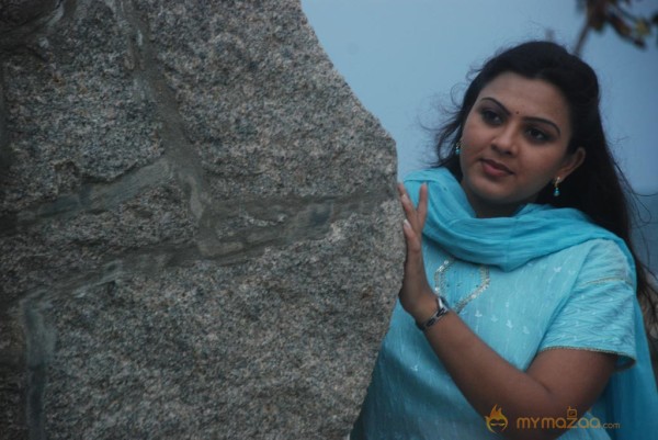 Endrume Aandham Movie Stills 