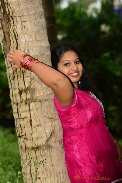 Kadhal Theeyai Kaiyil Edu Movie Stills 