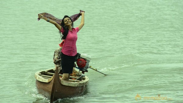 Kadhal Theeyai Kaiyil Edu Movie Stills 