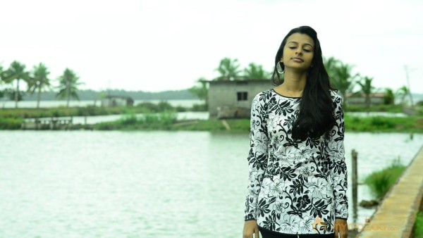 Kadhal Theeyai Kaiyil Edu Movie Stills 