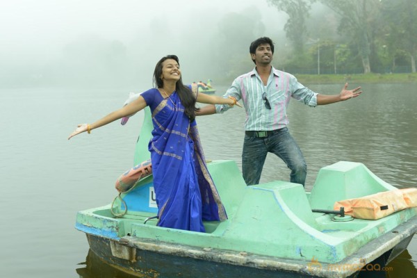 Kadhal Theeyai Kaiyil Edu Movie Stills 