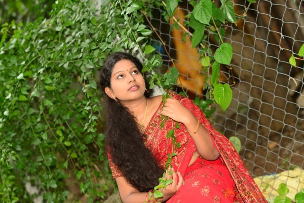 Kadhal Theeyai Kaiyil Edu Movie Stills 