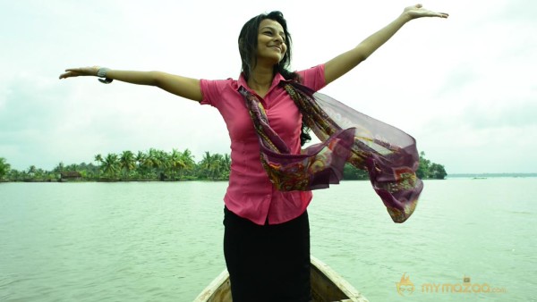 Kadhal Theeyai Kaiyil Edu Movie Stills 