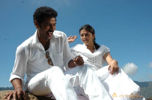 Kalavadiya Pozhuthugal Movie Stills 