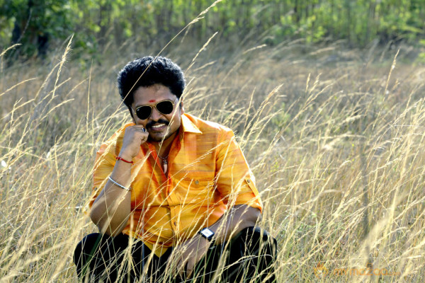 Kanniyum Kaaliyum Sema Kaadhal Movie Stills 