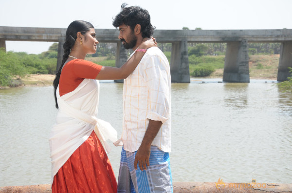 Karisalpattum Gaathinagarum Movie Stills 