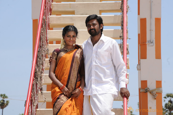 Karisalpattum Gaathinagarum Movie Stills 