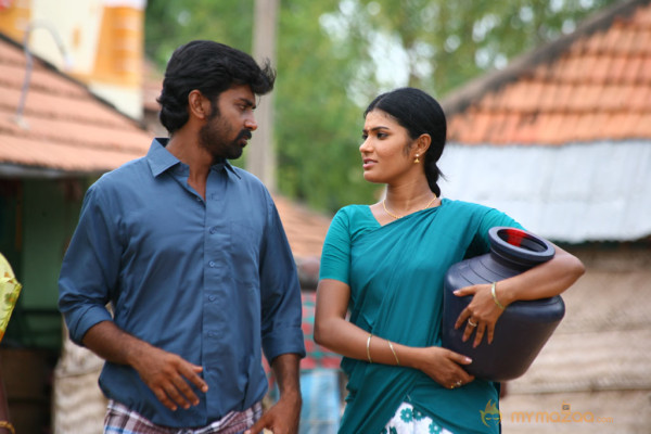 Karisalpattum Gaathinagarum Movie Stills 