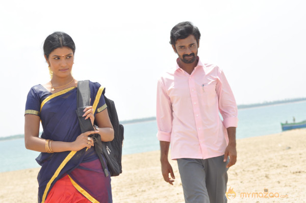 Karisalpattum Gaathinagarum Movie Stills 