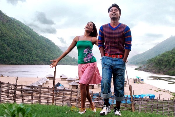 Katradhu Kalavu Movie Stills