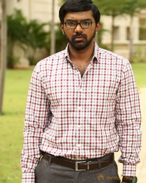 Maalai Nerathu Mayakkam Tamil Movie Photos