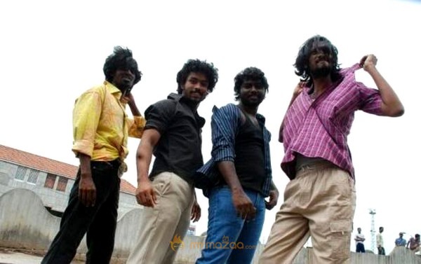 Maathiyosi Movie Stills