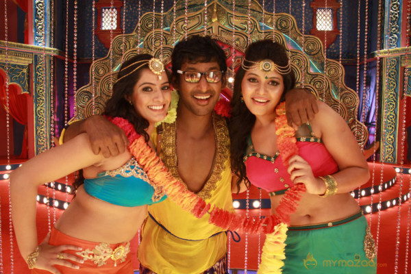 Madha Gaja Raja Movie Latest Stills 