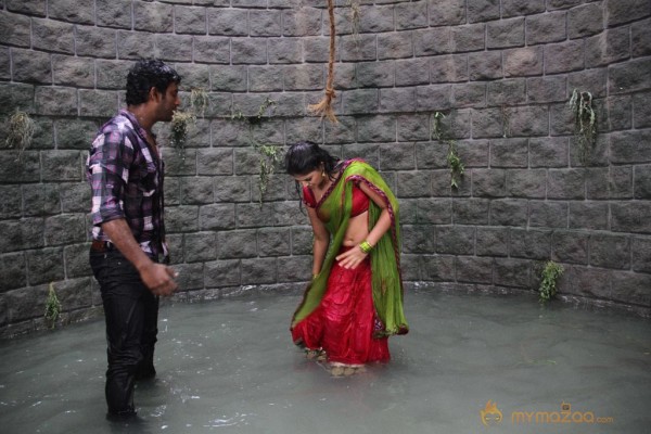 Madha Gaja Raja Movie Stills 