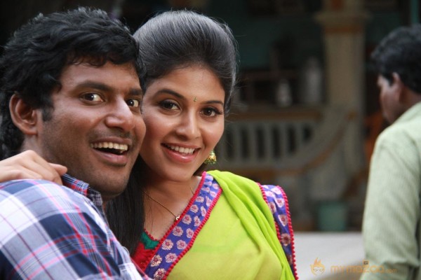 Madha Gaja Raja Movie Stills 