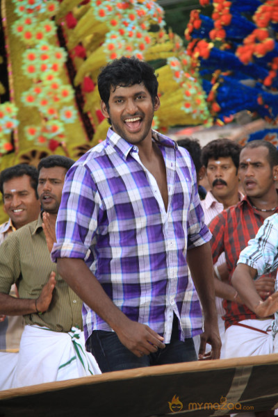 Madha Gaja Raja Movie Stills 