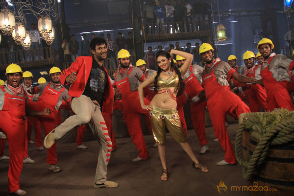 Madha Gaja Raja New Movie Stills 