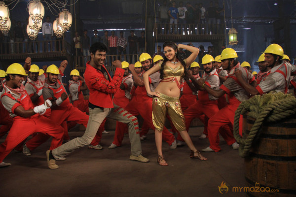 Madha Gaja Raja New Movie Stills 