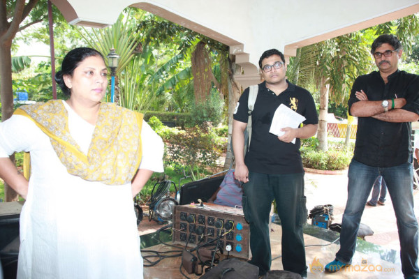 Malini 22 Palayamkottai Movie Working Stills 