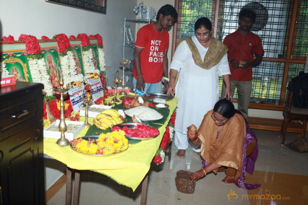 Malini 22 Palayamkottai Movie Working Stills 