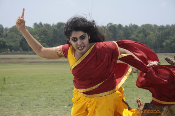 Manthrikan Movie Stills 