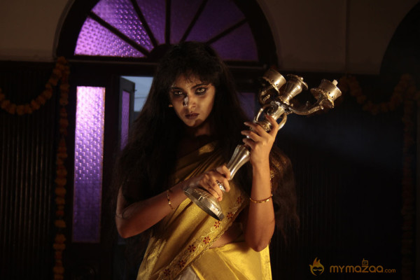 Manthrikan Movie Stills 