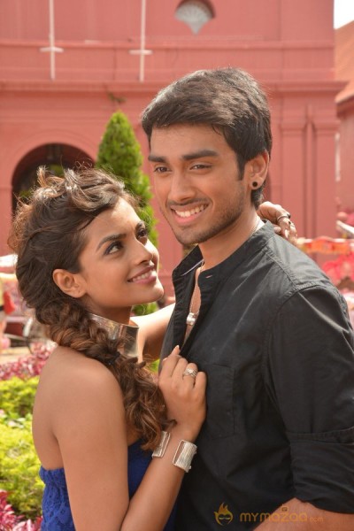 Meen Kuzhambum Mann Paanaiyum Movie Stills