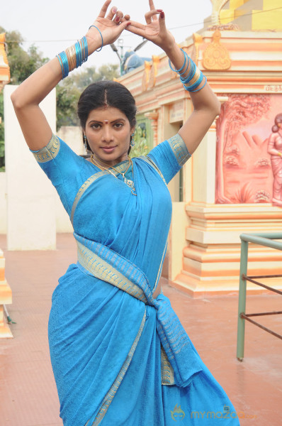 Merku Mugapair Sri Kanagadurga Movie Stills 