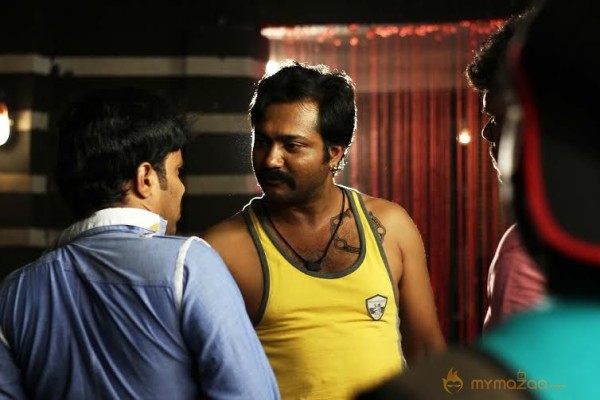 Metro Movie Onlocation Stills