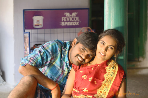 Nee En Uyire Movie Stills  